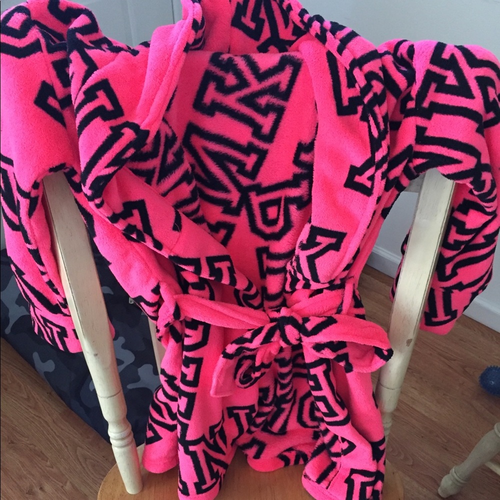 Brand new Victoria’s Secret PINK fleece robe